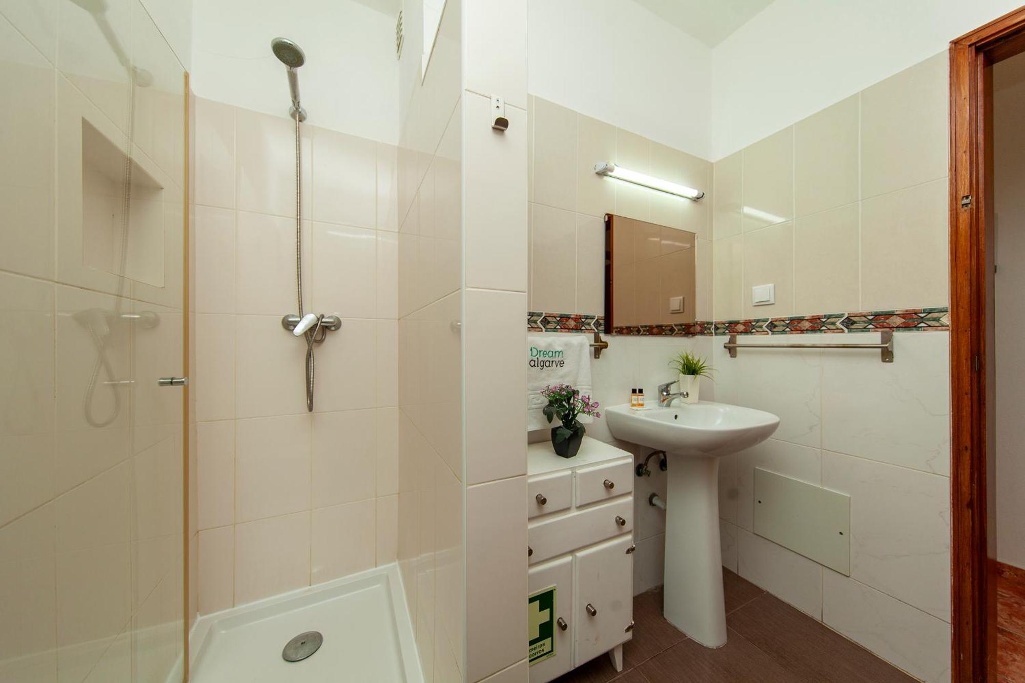 B22 - Rising Sun 2 Bed Flat Apartment Lagos Exterior photo